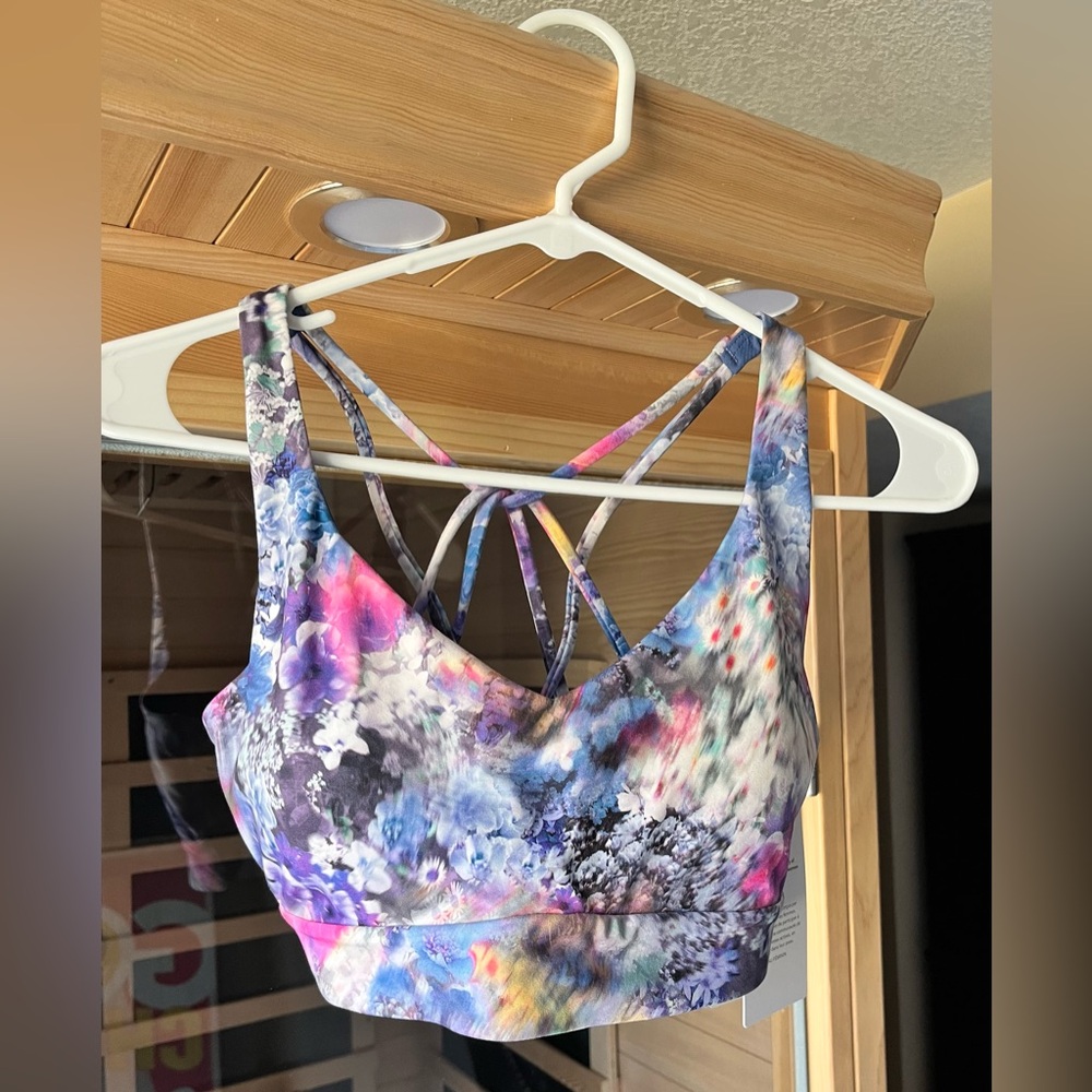 Athleta Solace D-DD printed sports bra